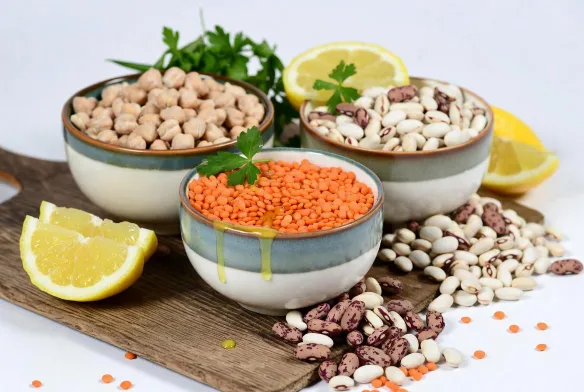 Nohut, mercimek ve kuru fasulye kaseleri