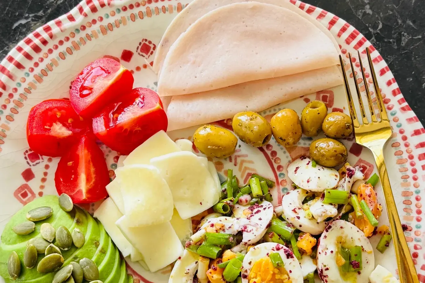 Dengeli ve doğal bir kahvaltı sofrası